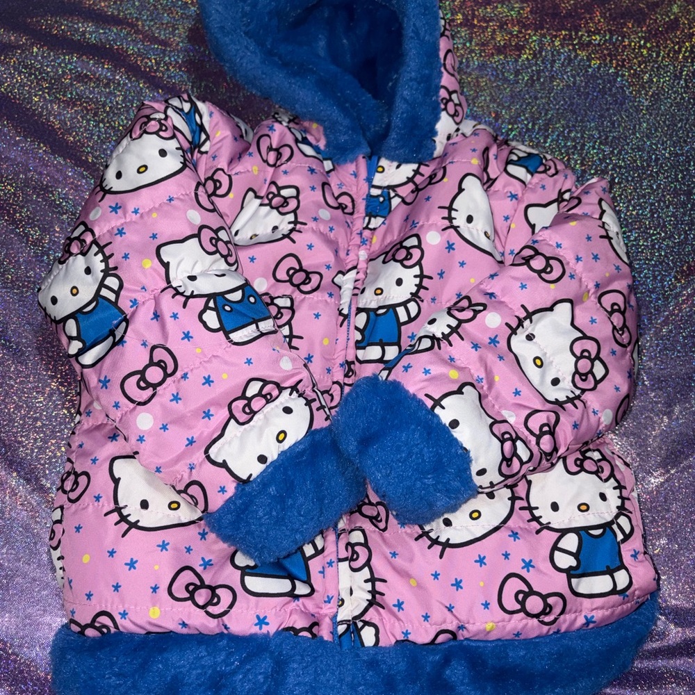 Hello Kitty Reversible Puffer Jacket - Picture 4 of 8